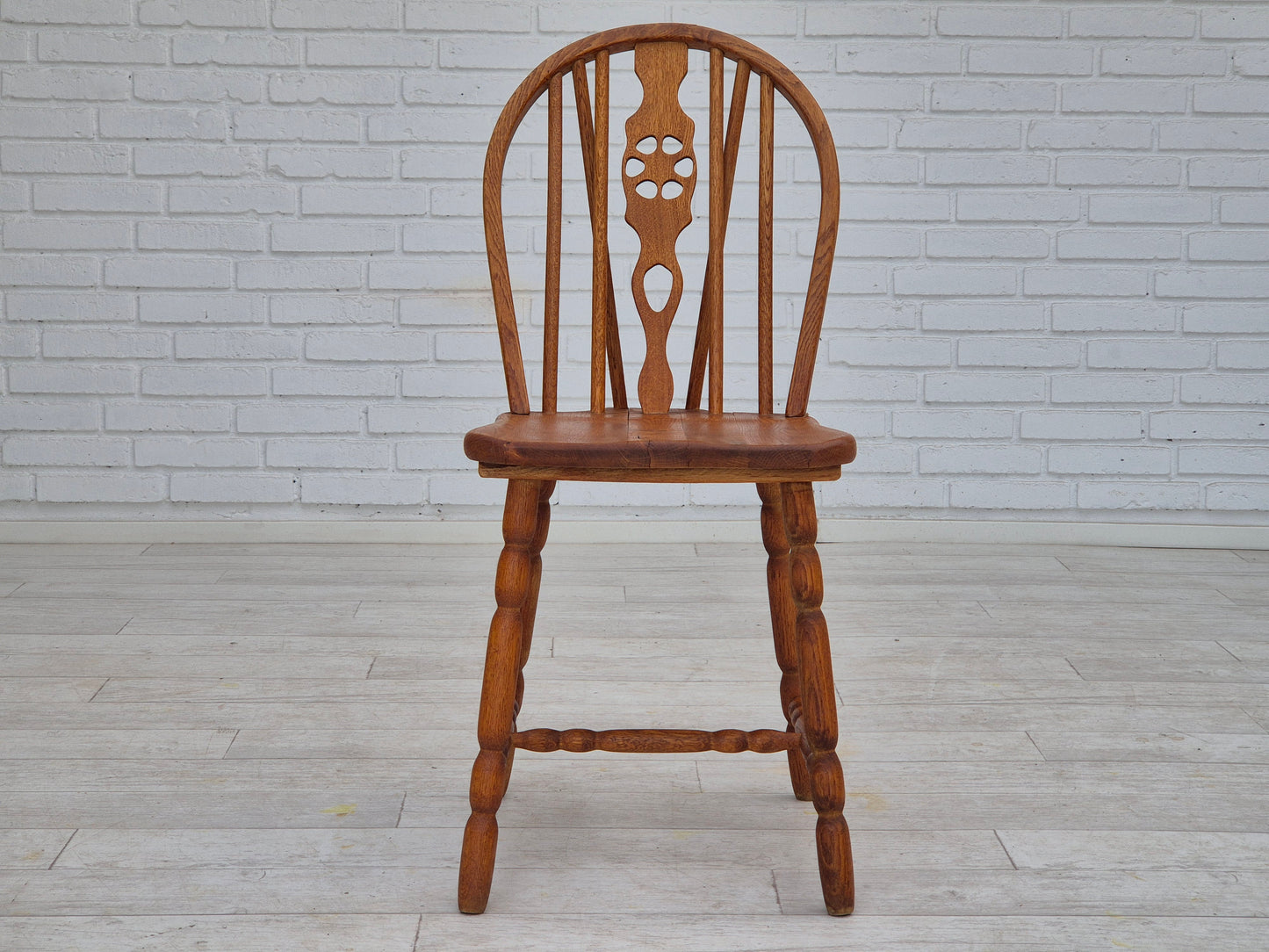 1960s, set of 4 scandinavian dining chairs in solid oak wood, original good condition.