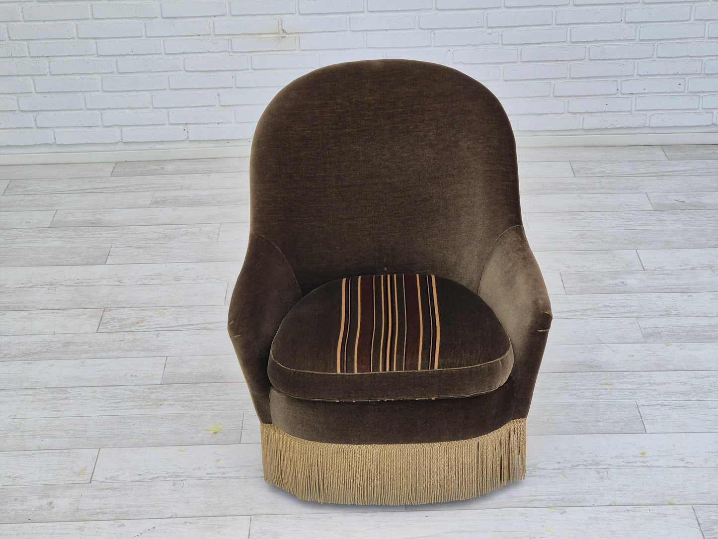 1970s, pair of Danish lounge chairs, original condition, green furniture velour, beech wood legs.