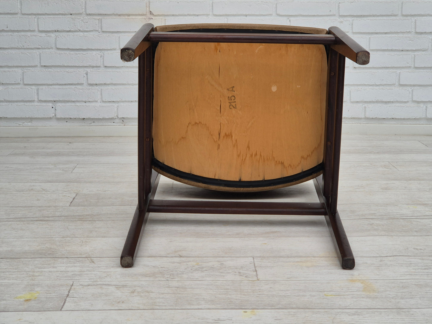 1970s, set of 5 Danish dinning chairs, original condition, teak wood, leather.