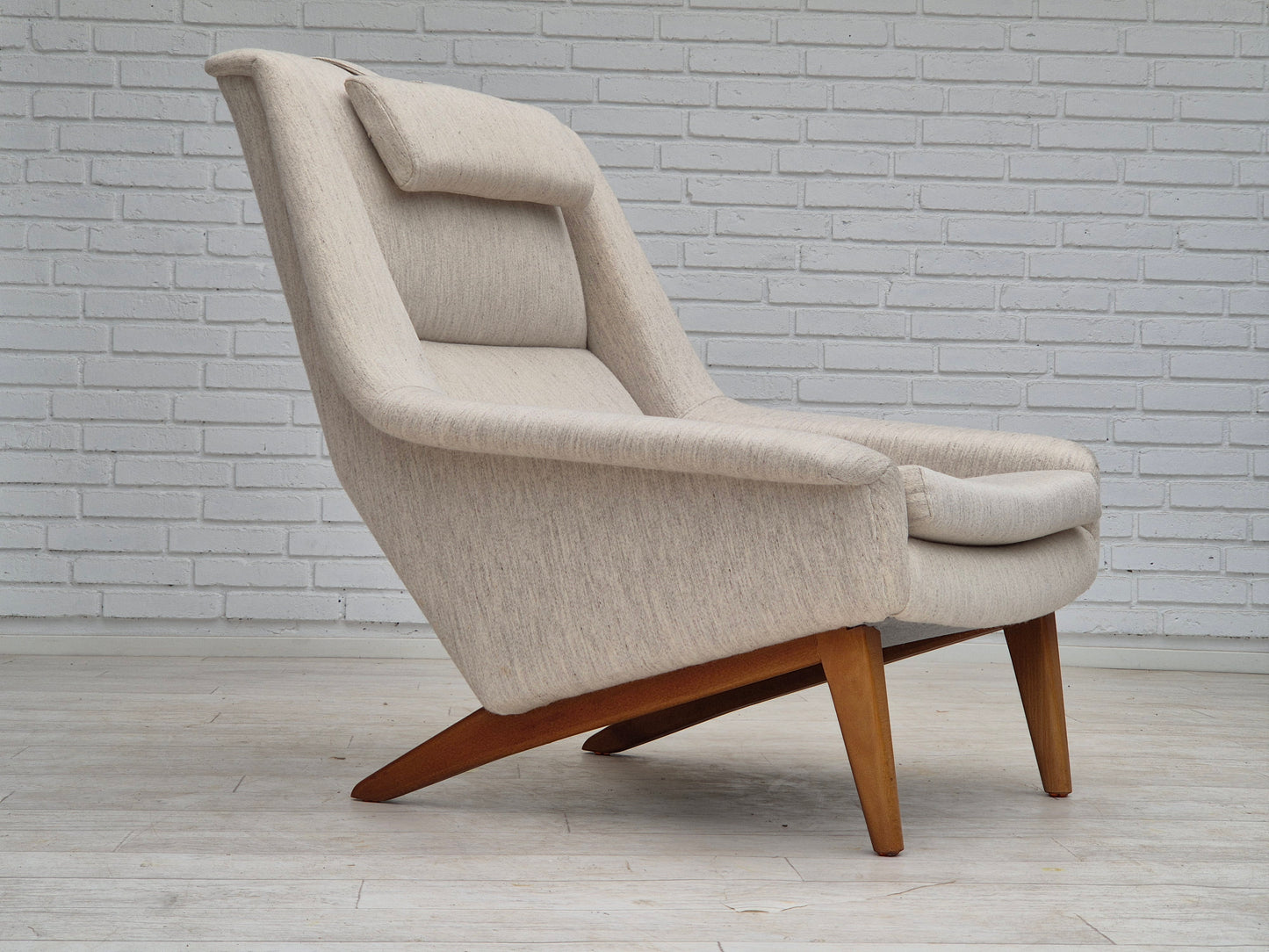 1970s, Danish design by Folke Ohlsson, chair model 4410 for Fritz Hansen, furniture wool.