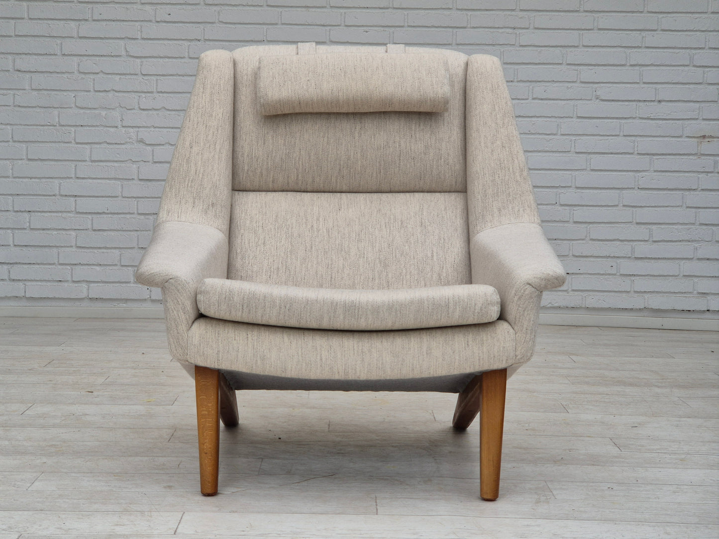 1970s, Danish design by Folke Ohlsson, chair model 4410 for Fritz Hansen, furniture wool.