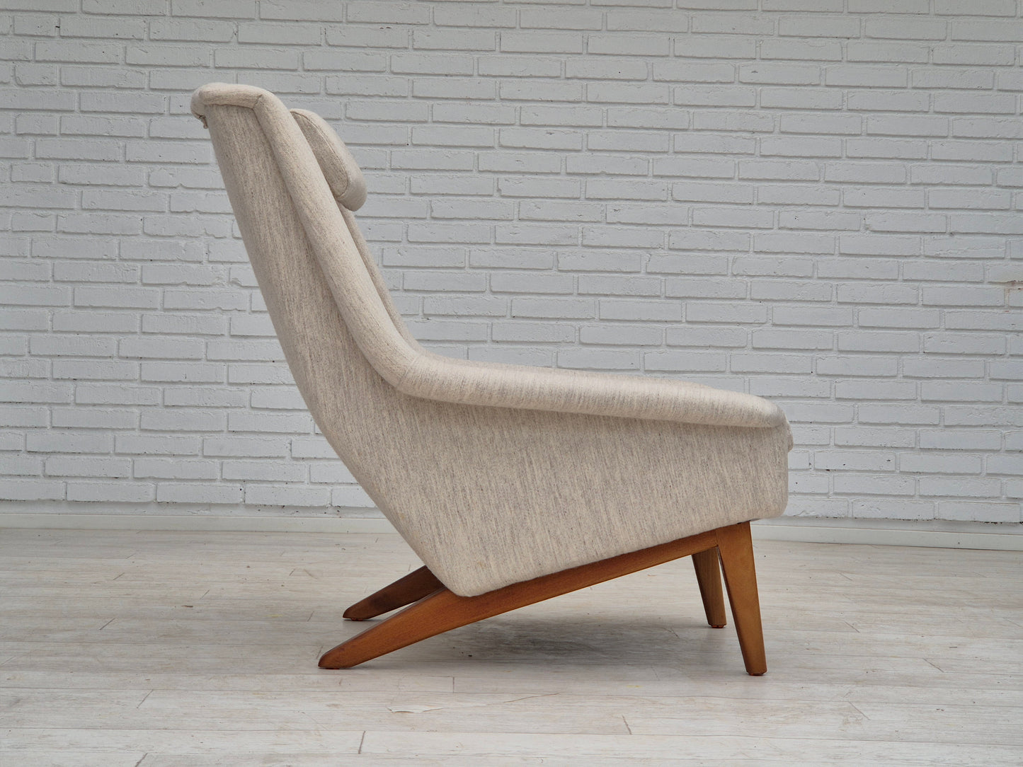 1970s, Danish design by Folke Ohlsson, chair model 4410 for Fritz Hansen, furniture wool.