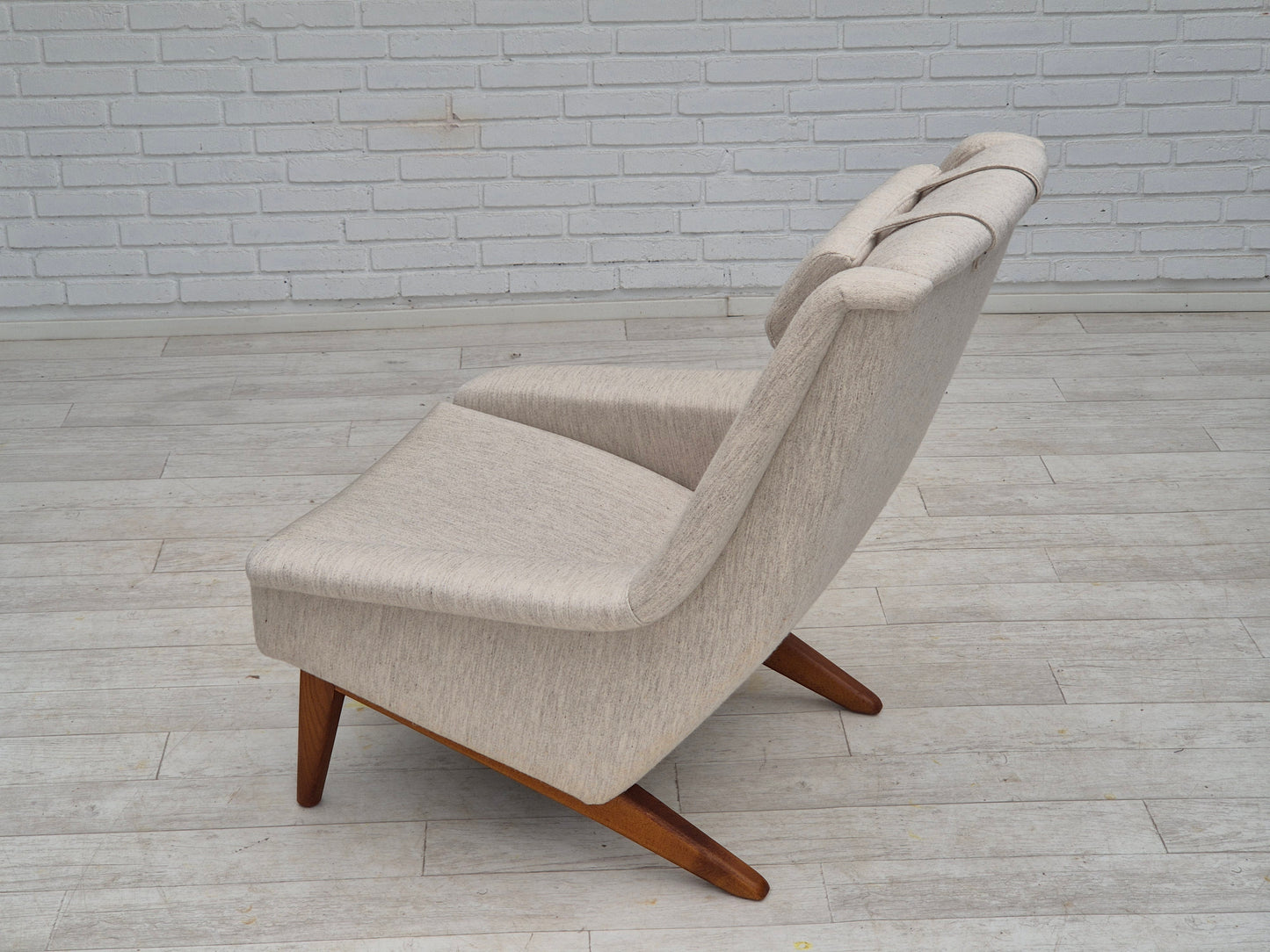 1970s, Danish design by Folke Ohlsson, chair model 4410 for Fritz Hansen, furniture wool.