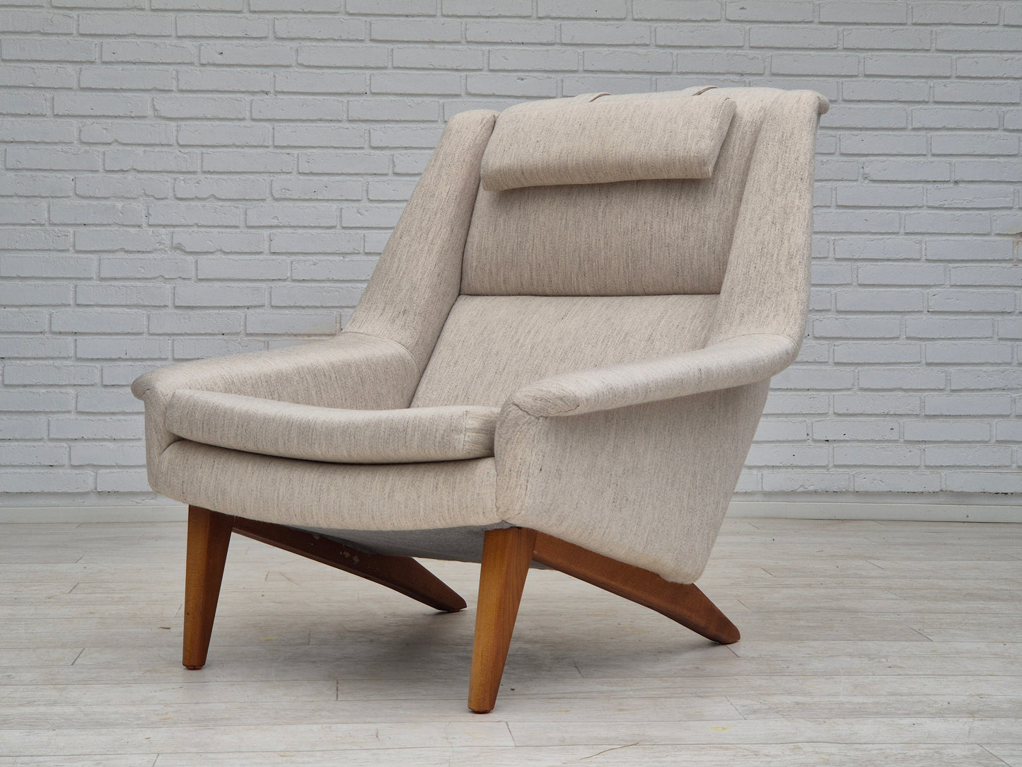 1970s, Danish design by Folke Ohlsson, chair model 4410 for Fritz Hansen, furniture wool.