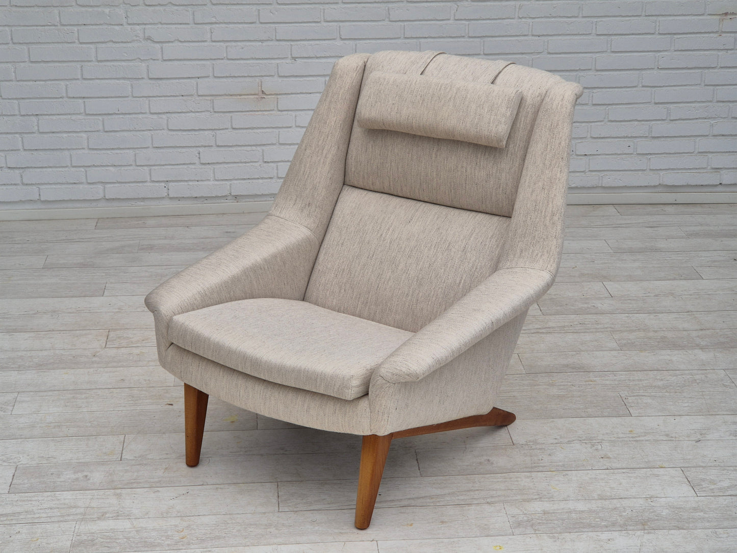 1970s, Danish design by Folke Ohlsson, chair model 4410 for Fritz Hansen, furniture wool.