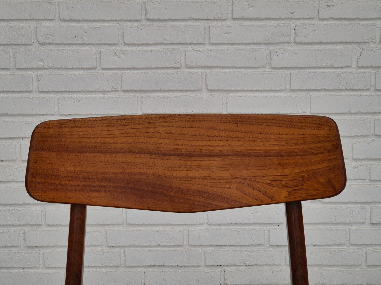 1970s, set of 8 Danish dinning chairs, solid teak wood, original condition.