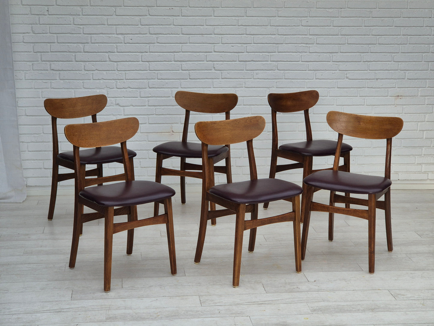 1960s, set of 6 Danish dinning chairs, solid oak wood, reupholstered.