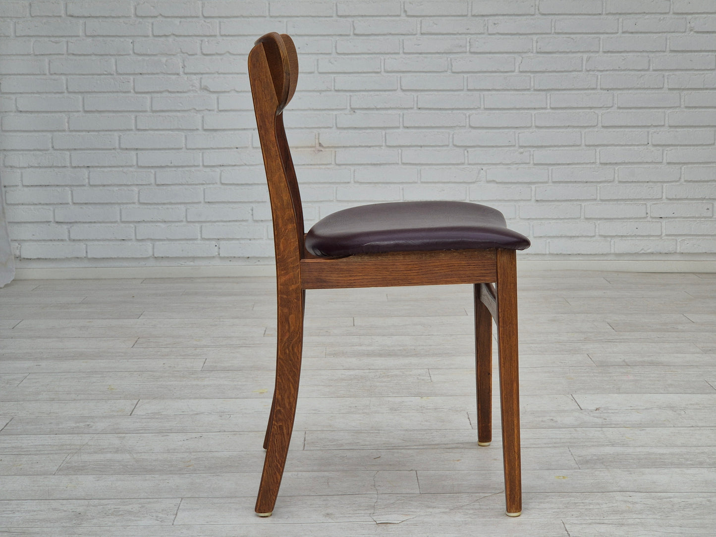 1960s, set of 6 Danish dinning chairs, solid oak wood, reupholstered.