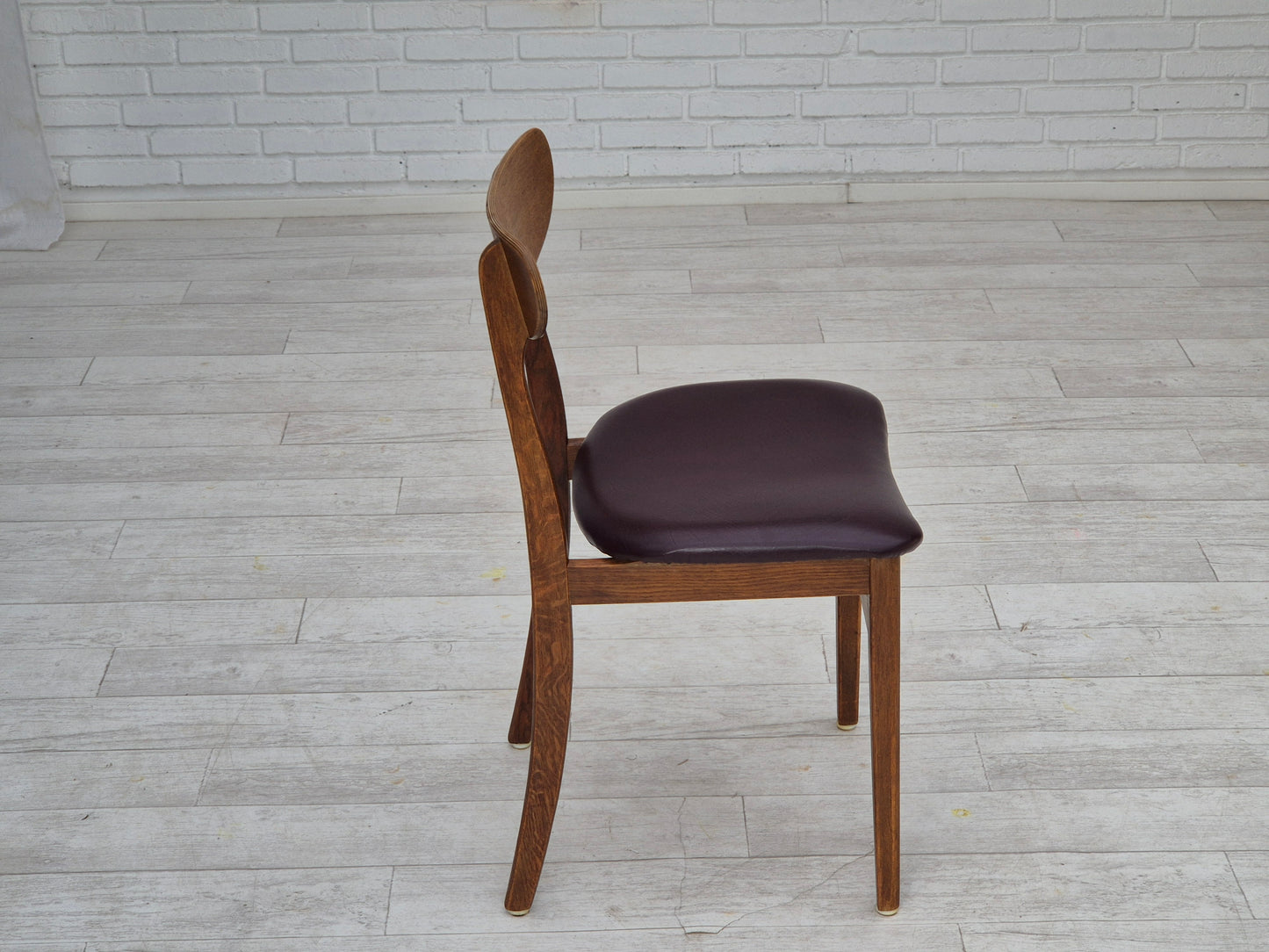 1960s, set of 6 Danish dinning chairs, solid oak wood, reupholstered.