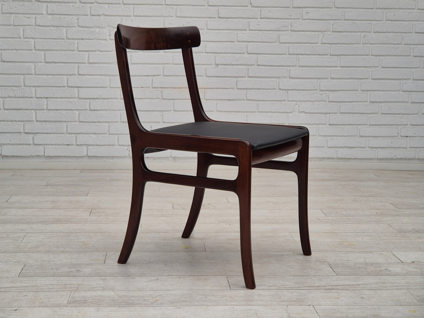 1960s, Danish design by Ole Wanscher, set of 4 dinning chairs, mahogany wood, reupholstered.