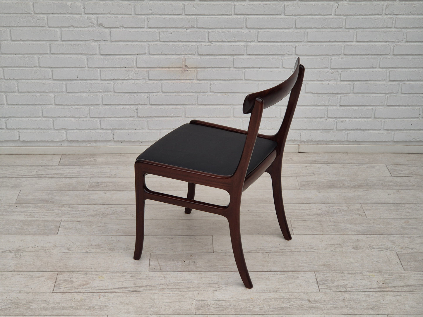 1960s, Danish design by Ole Wanscher, set of 4 dinning chairs, mahogany wood, reupholstered.