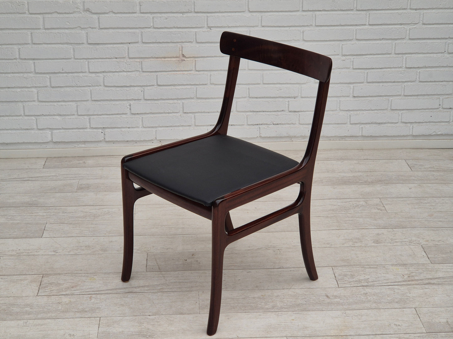 1960s, Danish design by Ole Wanscher, set of 4 dinning chairs, mahogany wood, reupholstered.