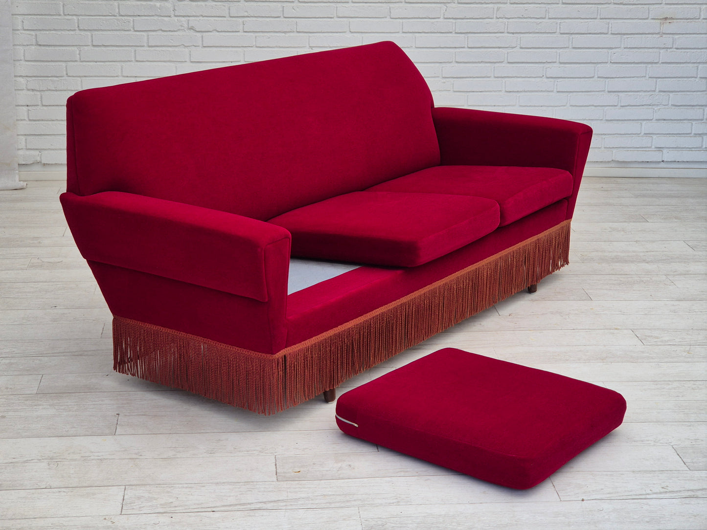 1970s, Danish 3 seater sofa by Ryesberg Møbler, original condition, velour fabric.