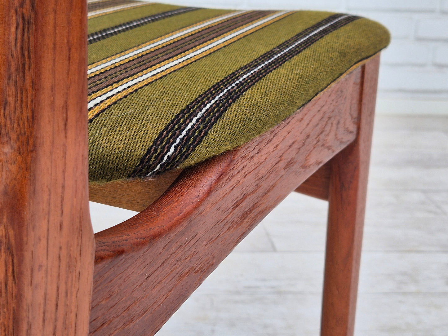 1960s, set of 4 Danish dinning chairs, solid teak wood, original condition.