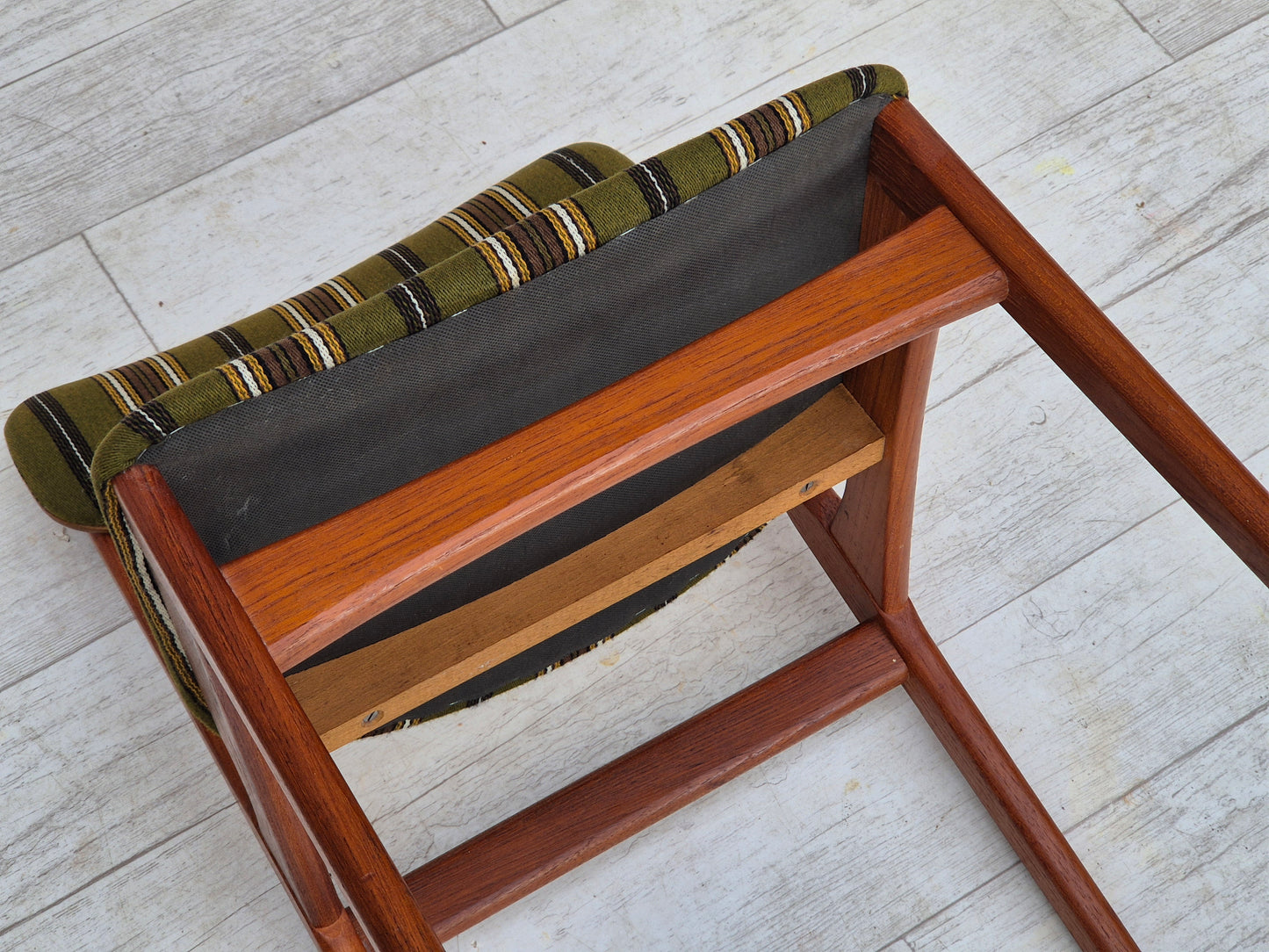 1960s, set of 4 Danish dinning chairs, solid teak wood, original condition.