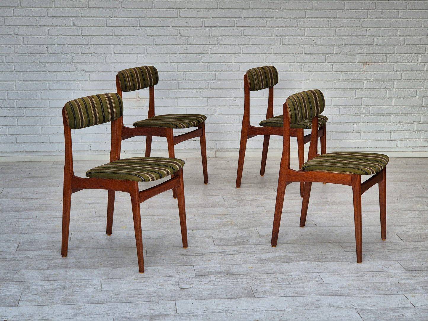 1960s, set of 4 Danish dinning chairs, solid teak wood, original condition.