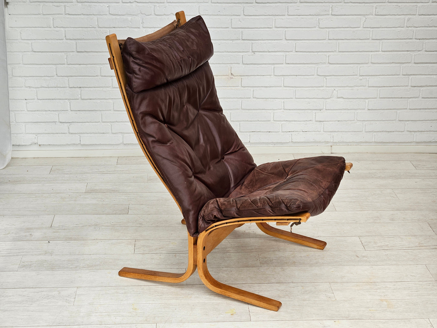 1970’s, Norwegian design, "Siesta" lounge chair by Ingmar Relling, leather, bentwood.