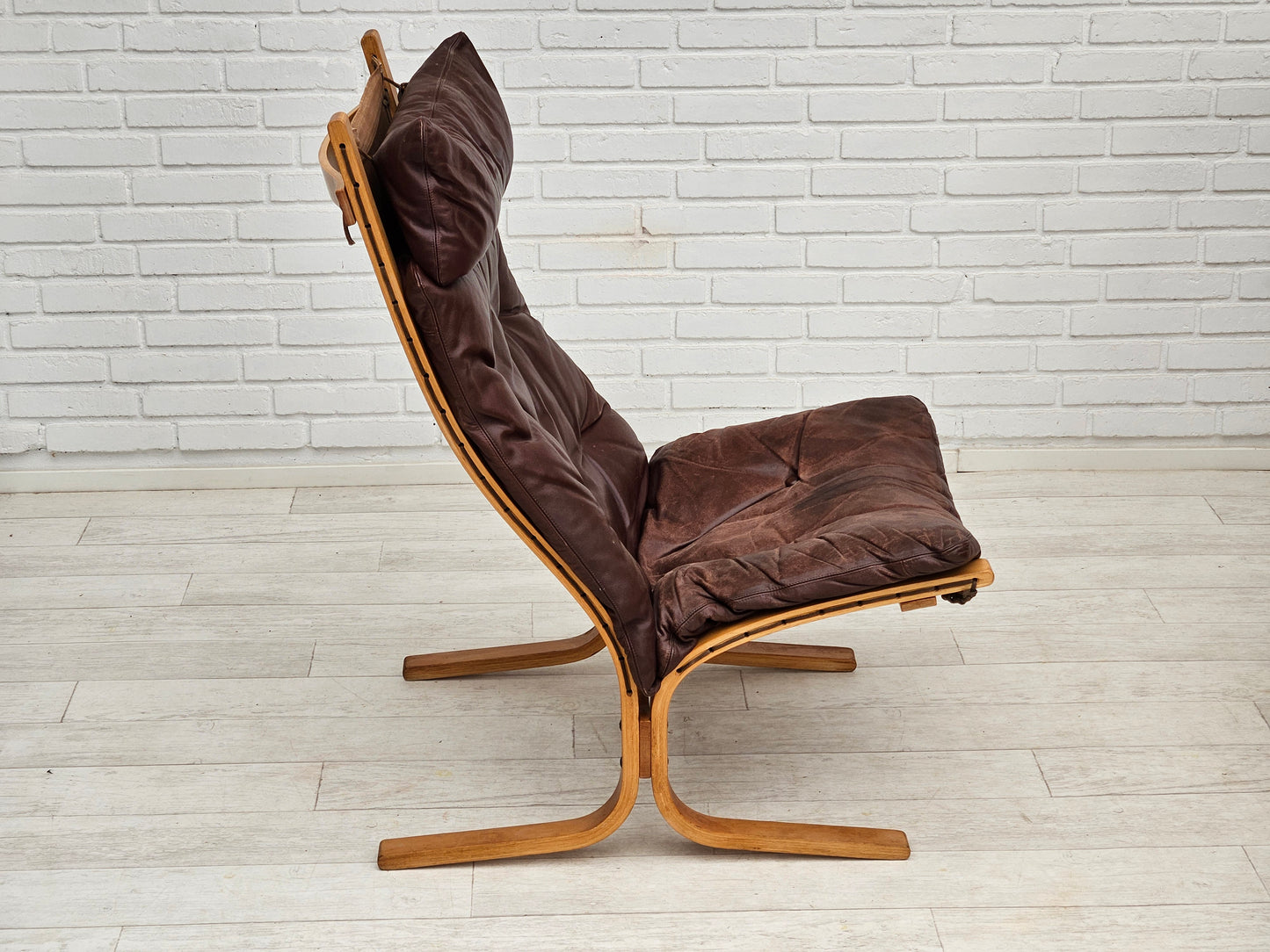 1970’s, Norwegian design, "Siesta" lounge chair by Ingmar Relling, leather, bentwood.