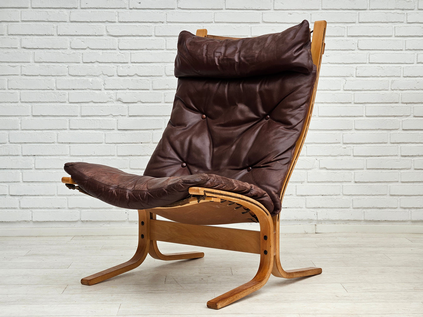 1970’s, Norwegian design, "Siesta" lounge chair by Ingmar Relling, leather, bentwood.