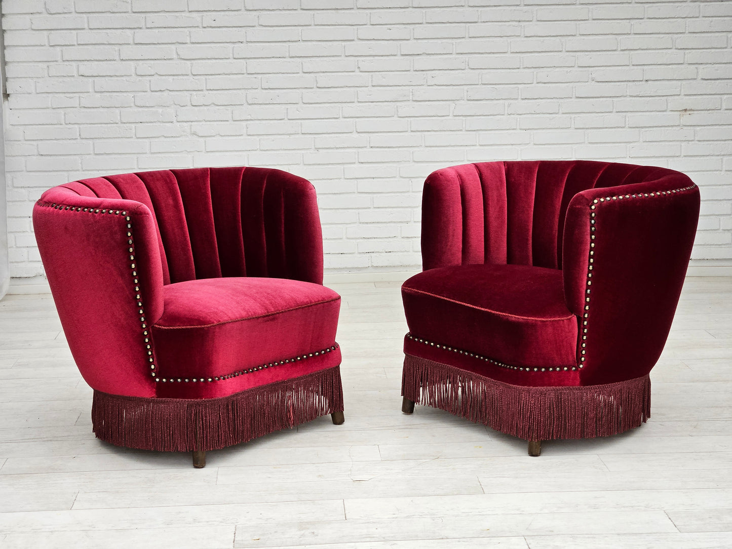 1970s, Danish lounge chair, original condition, cherry-red velour fabric.