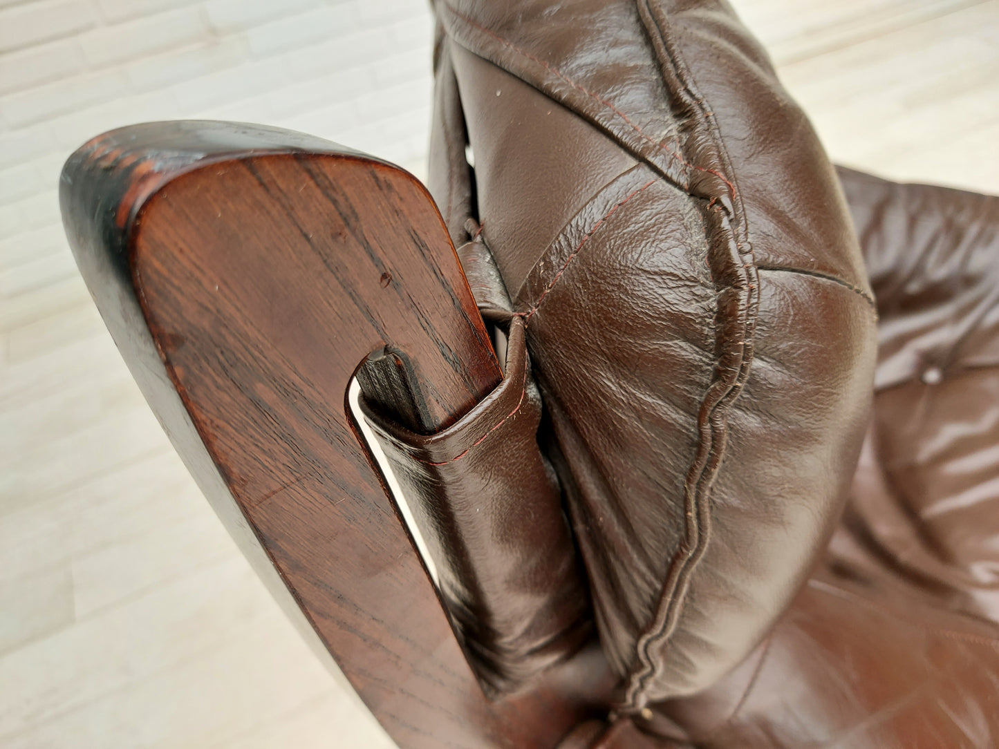 1970s, Norwegian design by Odd Knutsen for Hjellegjerde Møbler, lounge chair model "Luna", original condition.