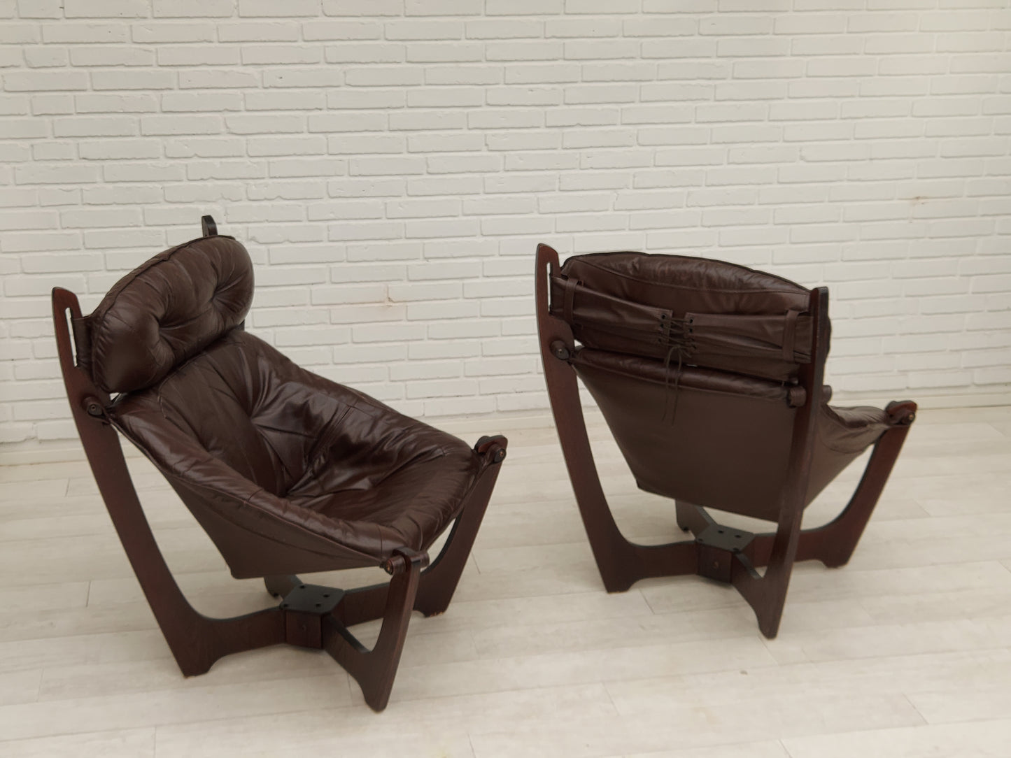 1970s, Norwegian design by Odd Knutsen for Hjellegjerde Møbler, lounge chair model "Luna", original condition.