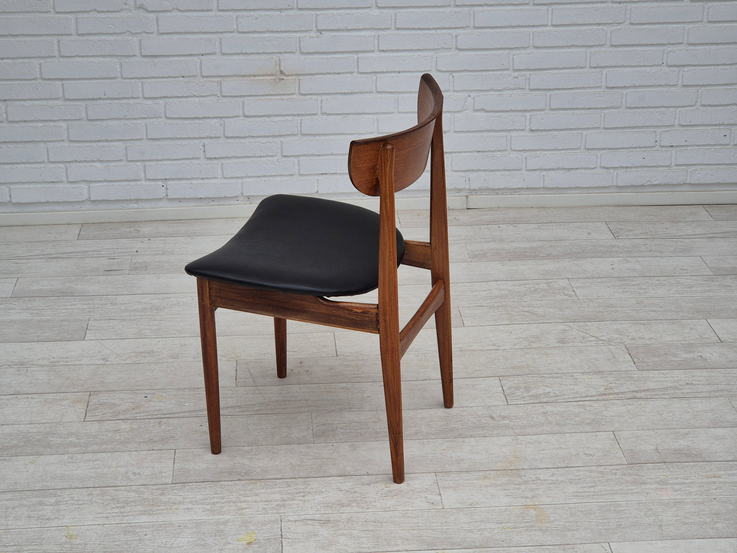 1960s, set of 5 Danish dining chairs, reupholstered, teak wood.