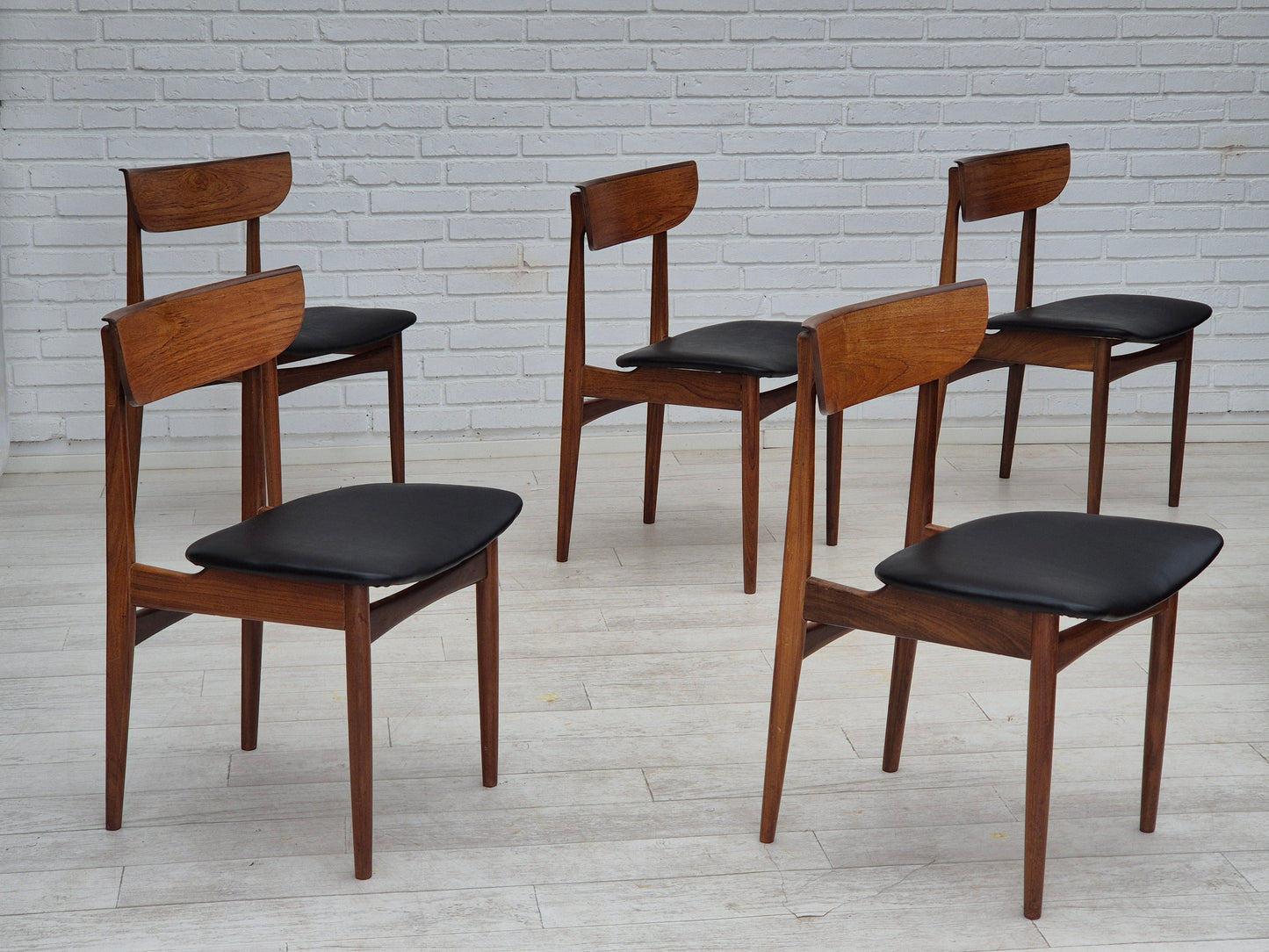 1960s, set of 5 Danish dining chairs, reupholstered, teak wood.