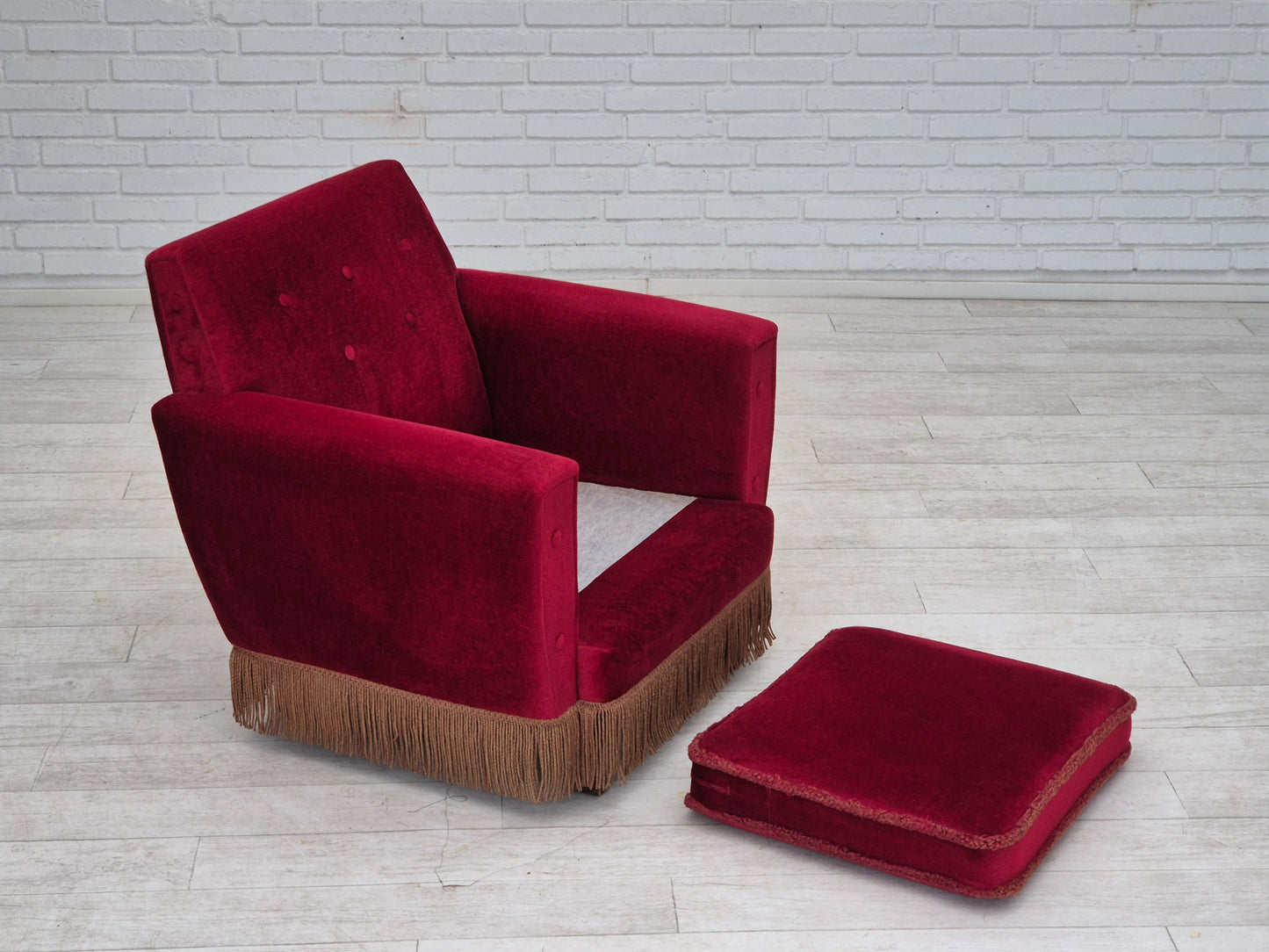 1970s, Danish lounge chair, original condition, cherry-red velour fabric.