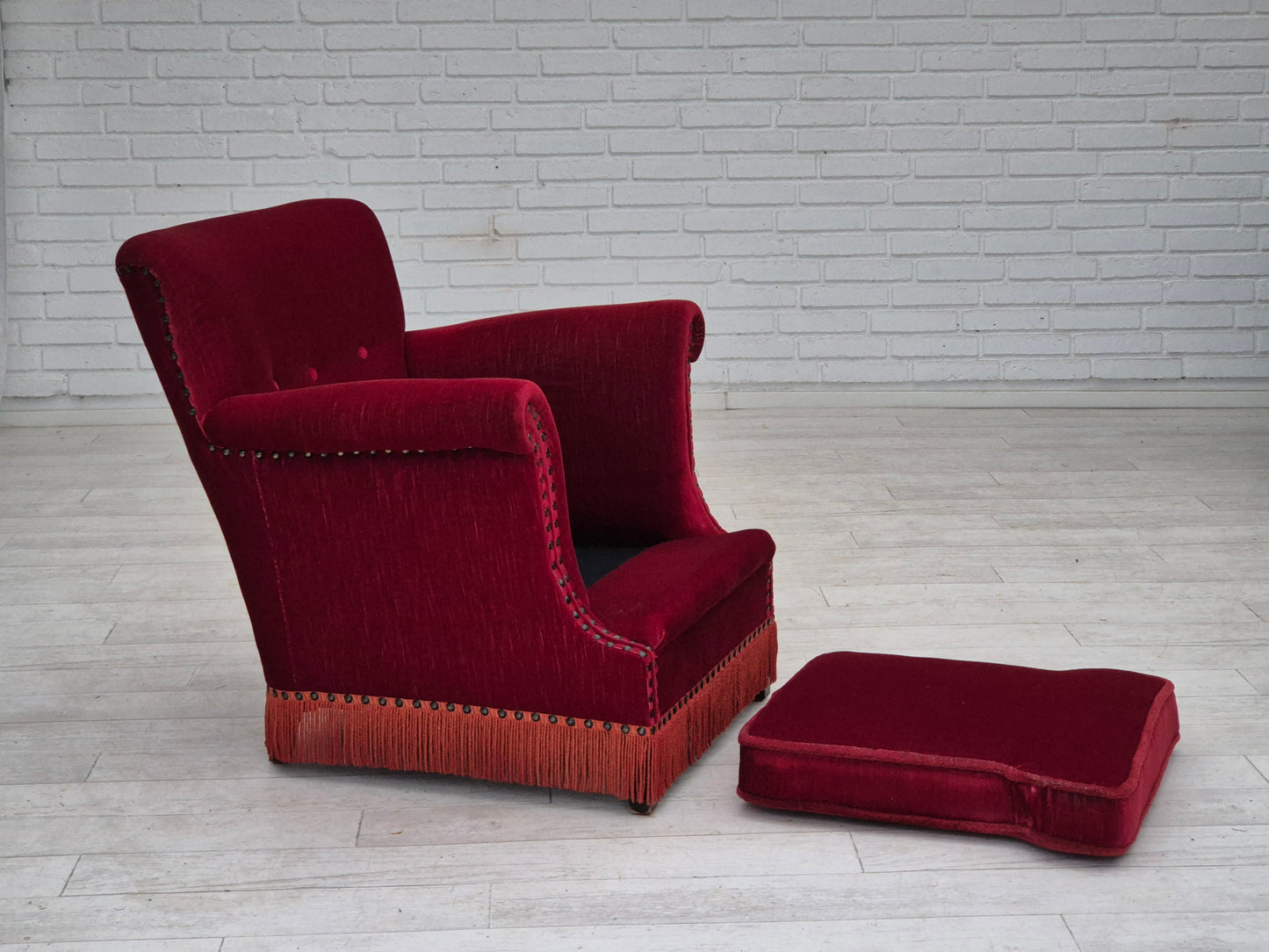 1970s, Danish lounge chair, original condition, cherry-red velour fabric.