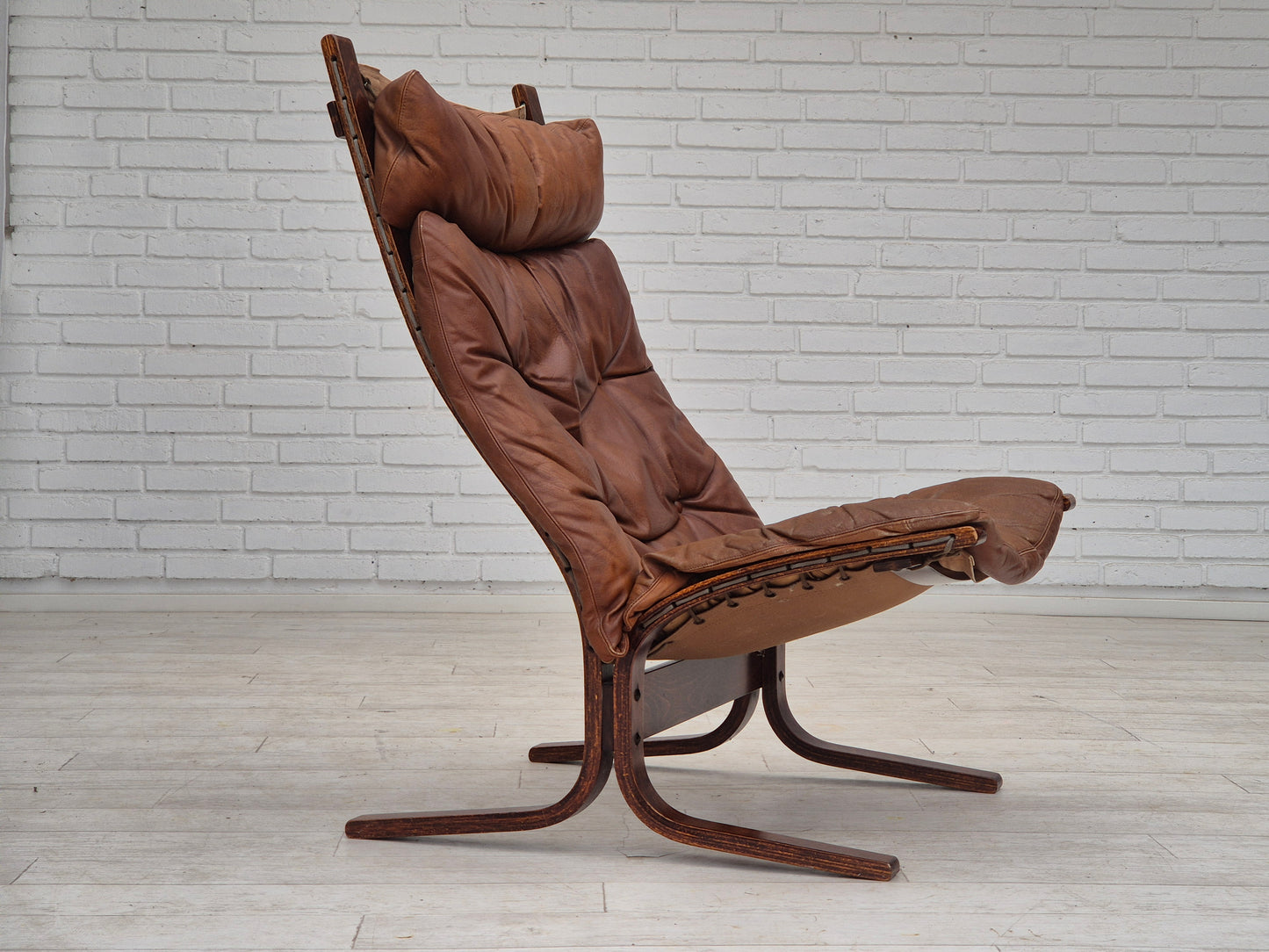 1970s, Norwegian design by Ingmar Relling, model "Siesta" for Westnofa, original condition.