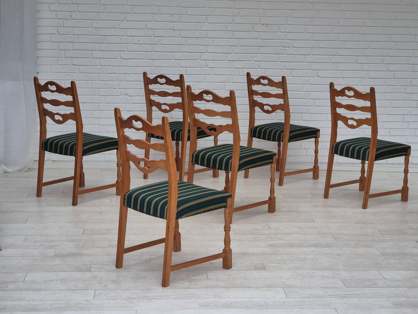 1970s, set of 6 Danish dining chairs, original condition, oak wood, furniture wool.