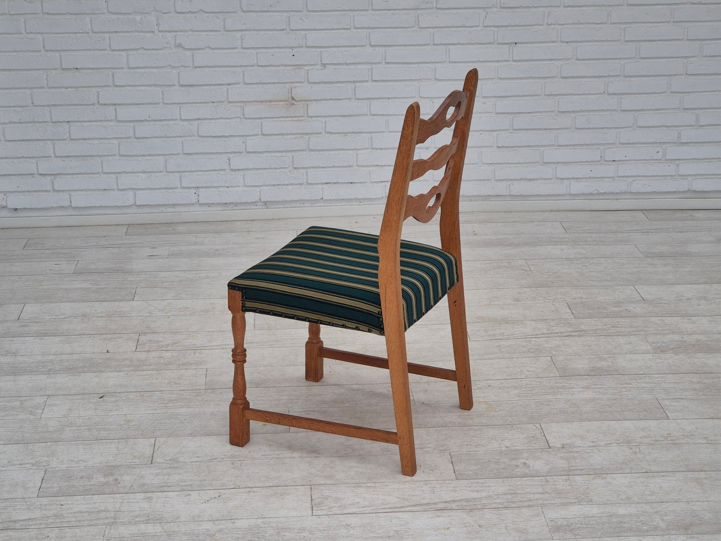 1970s, set of 6 Danish dining chairs, original condition, oak wood, furniture wool.