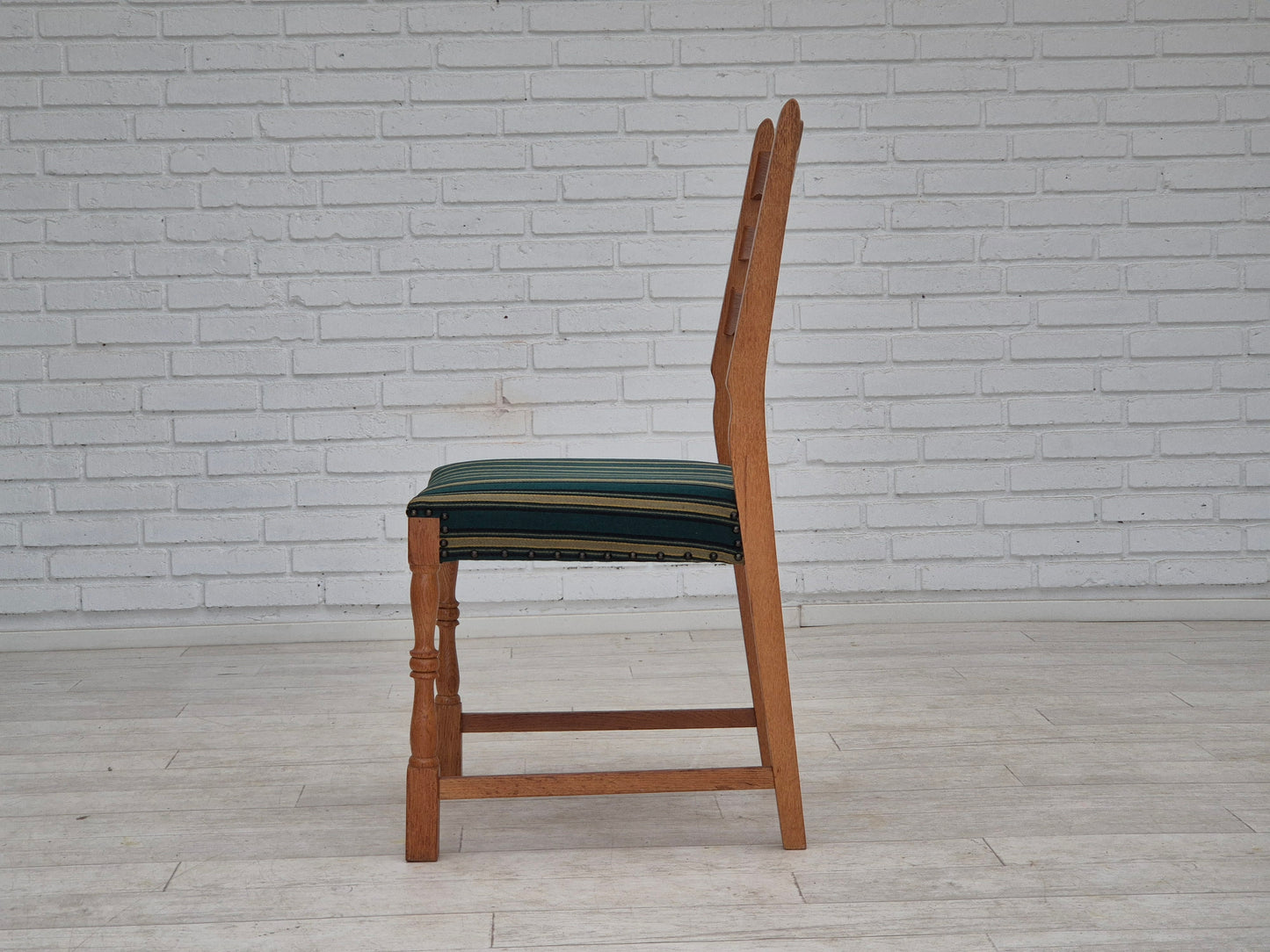 1970s, set of 6 Danish dining chairs, original condition, oak wood, furniture wool.