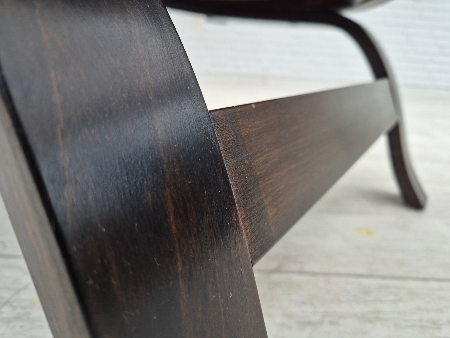 1970s, Scandinavian lounge chair in original condition, brown leather, dark bent wood.