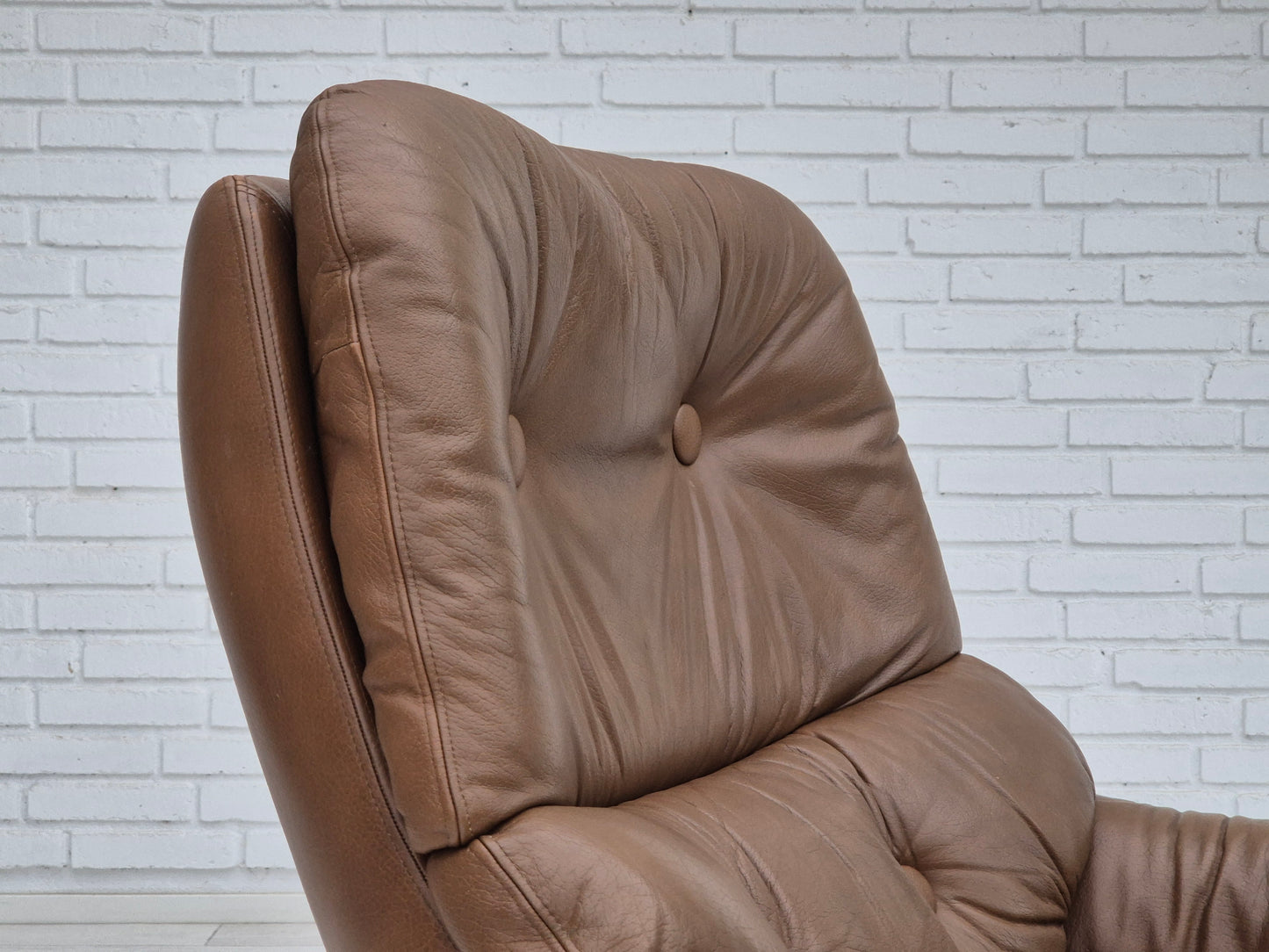 1970s, Scandinavian swivel chair, original condition, brown furniture leather.