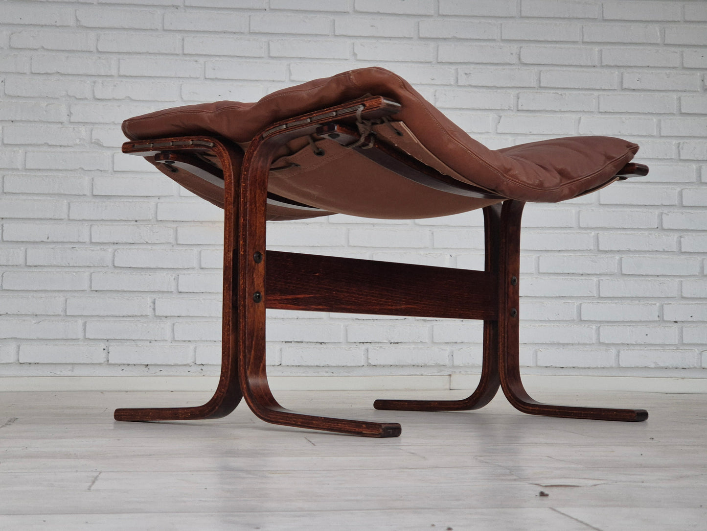 1970s, Norwegian design by Ingmar Relling for Westnofa, "Siesta" footstool, original condition.