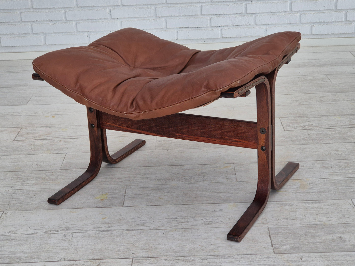 1970s, Norwegian design by Ingmar Relling for Westnofa, "Siesta" footstool, original condition.