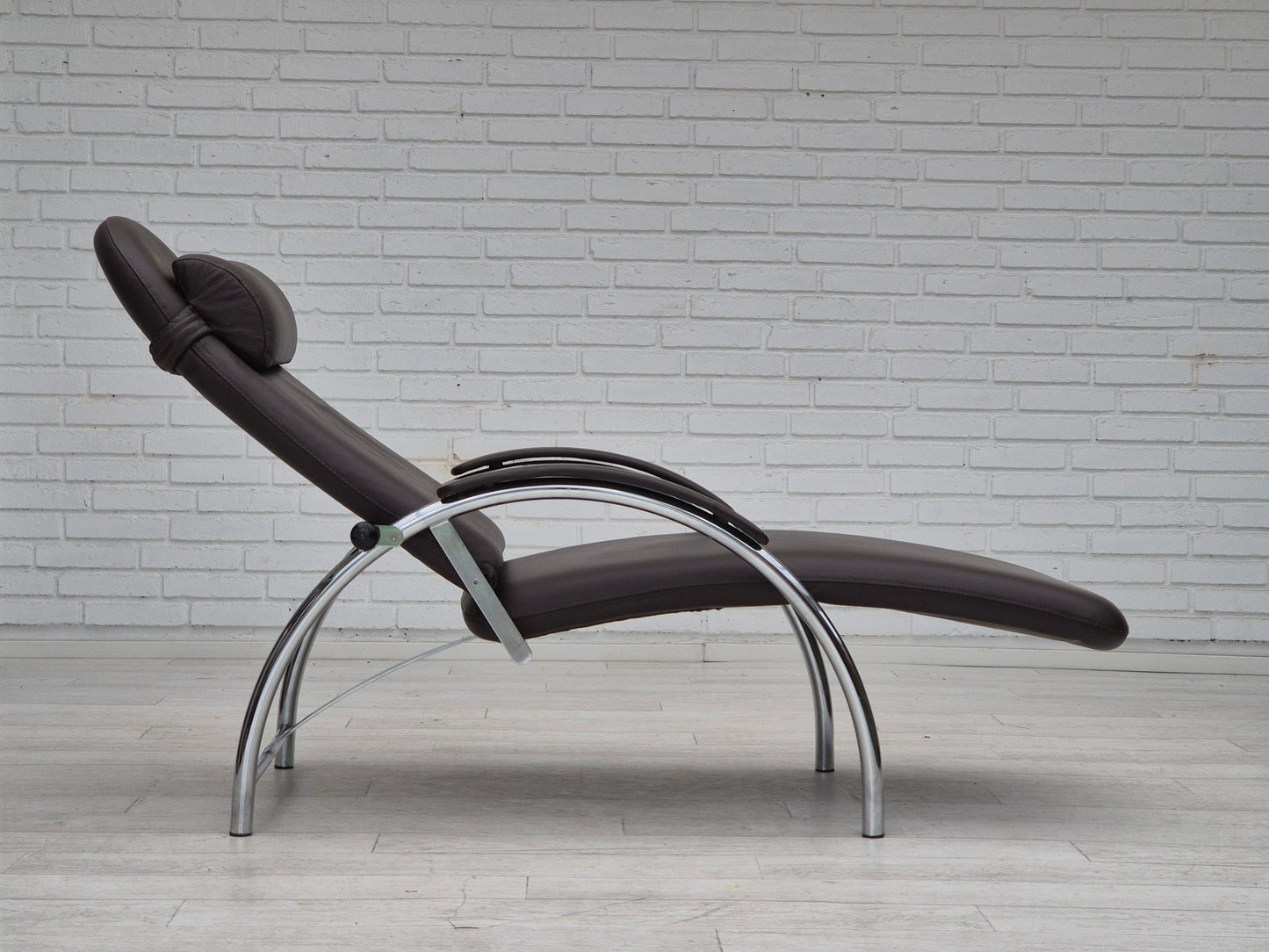 1980s, Norwegian design by Ingmar Relling, "Optima" recliner, original condition.