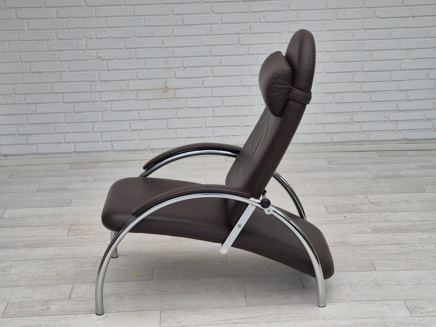 1980s, Norwegian design by Ingmar Relling, "Optima" recliner, original condition.