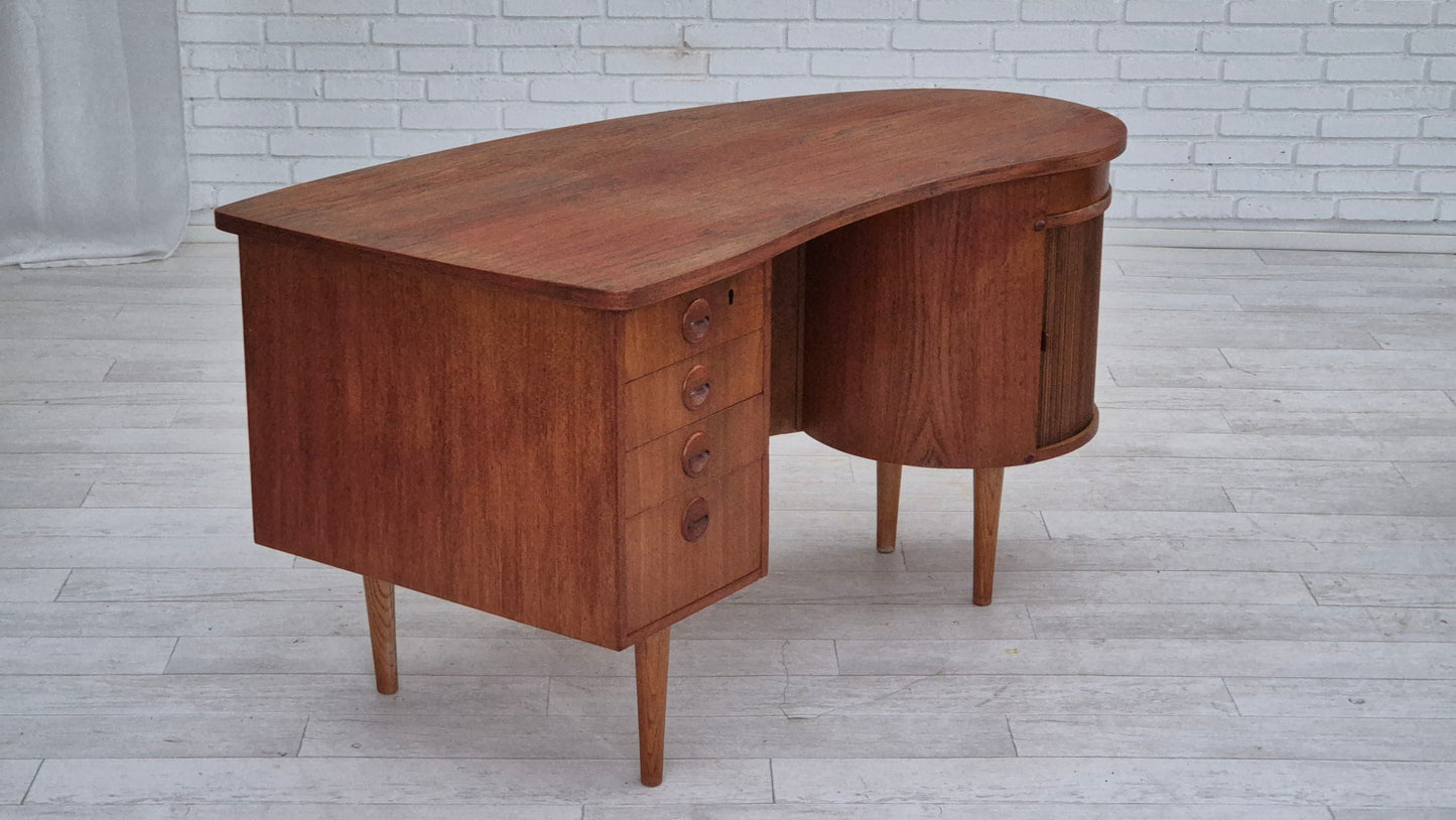 1960s, Danish design by Tibergaard Nielsen for Ikast Møbelfabrik, free standing desk with rotating bar section.