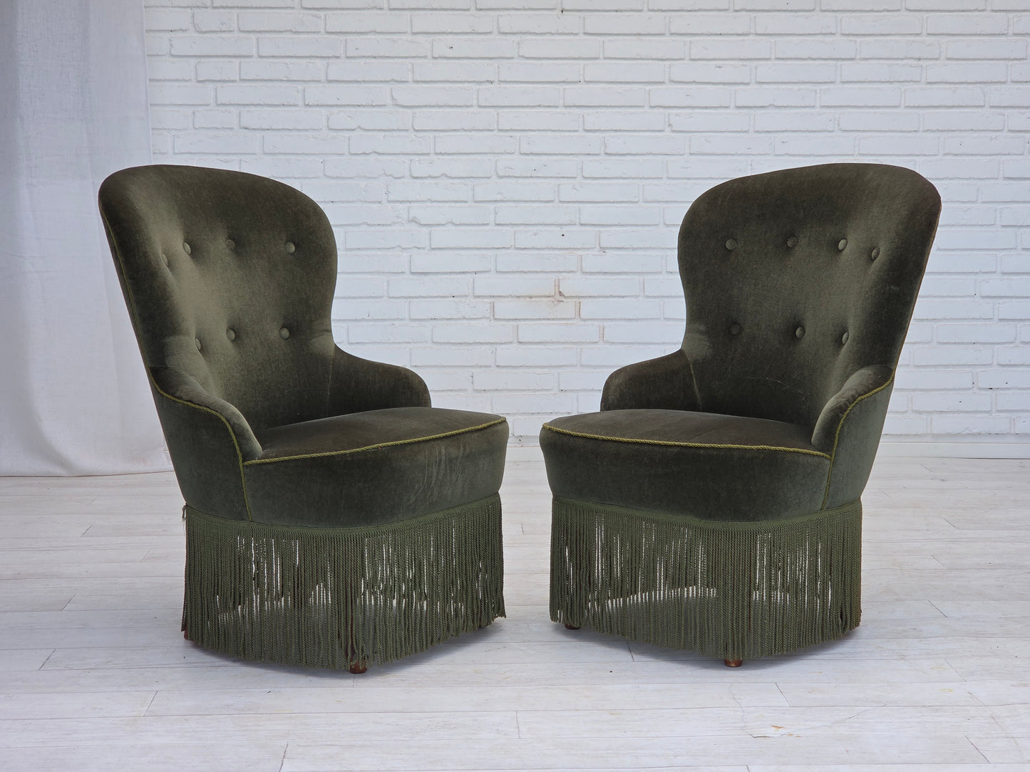 1970s, Danish side chair, green furniture velour, beech wood legs.