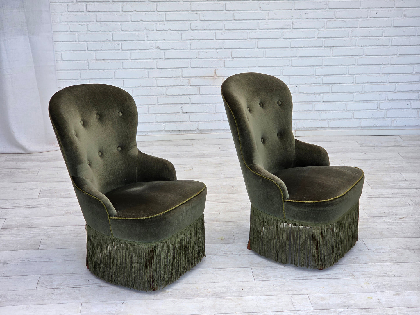 1970s, Danish side chair, green furniture velour, beech wood legs.