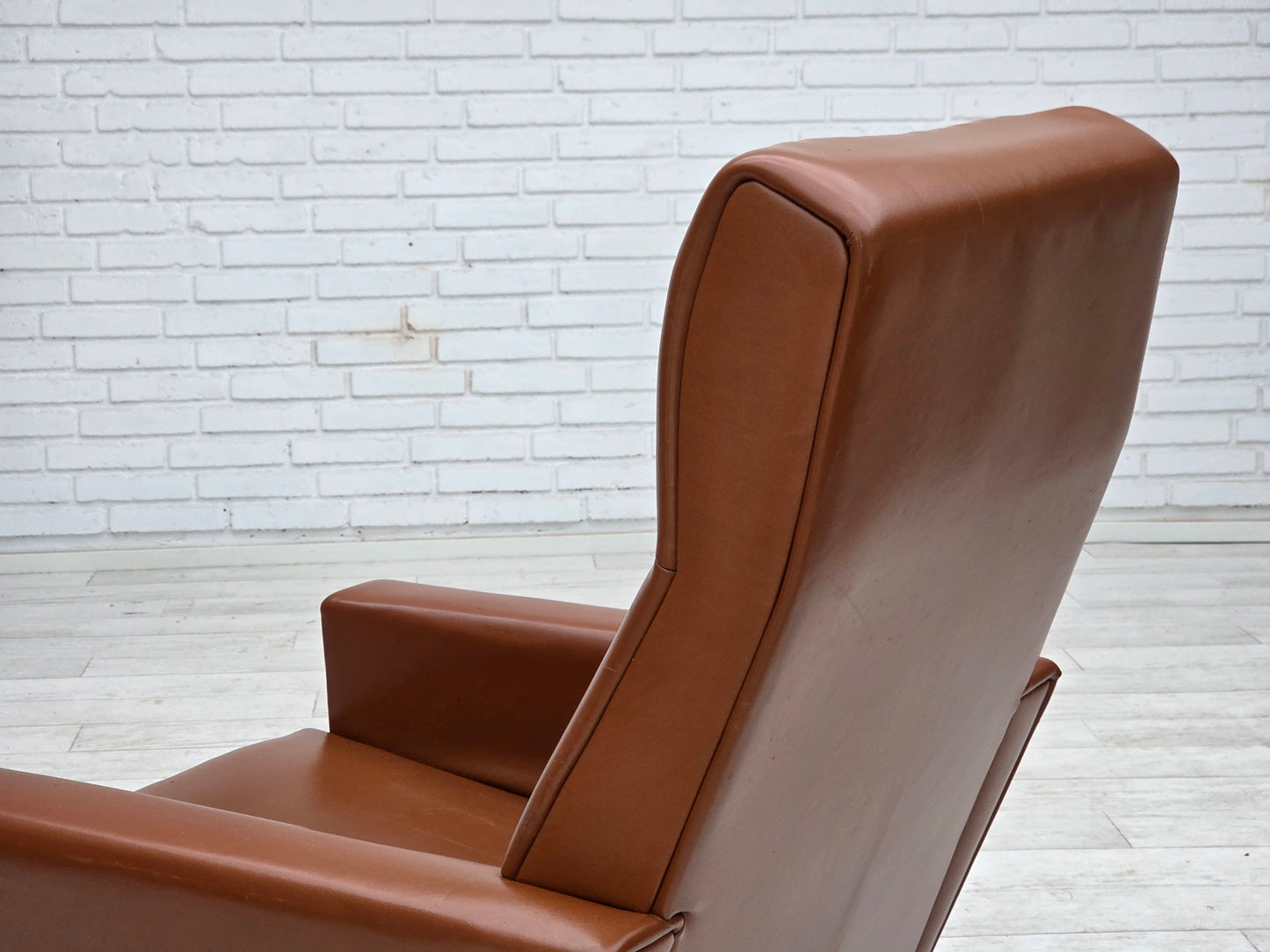 1970s, Danish highback armchair by Vejen Polstermøbelfabrik, original condition.