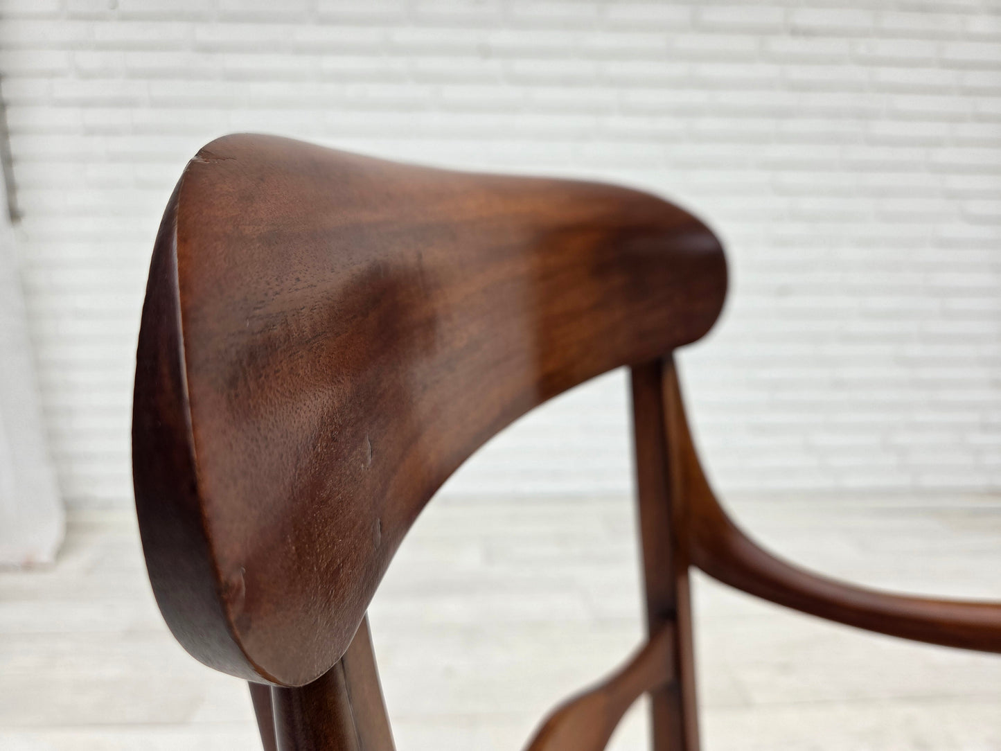 1970s, Italian design by Fratelli Levaggi, 2 armchairs, model "Campanino", cherry wood.