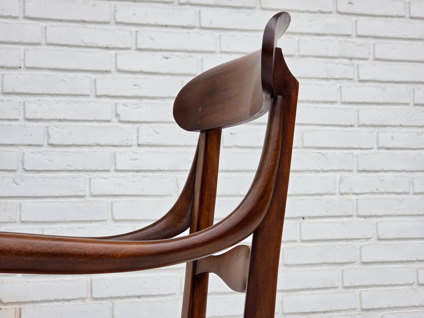 1970s, Italian design by Fratelli Levaggi, 2 armchairs, model "Campanino", cherry wood.