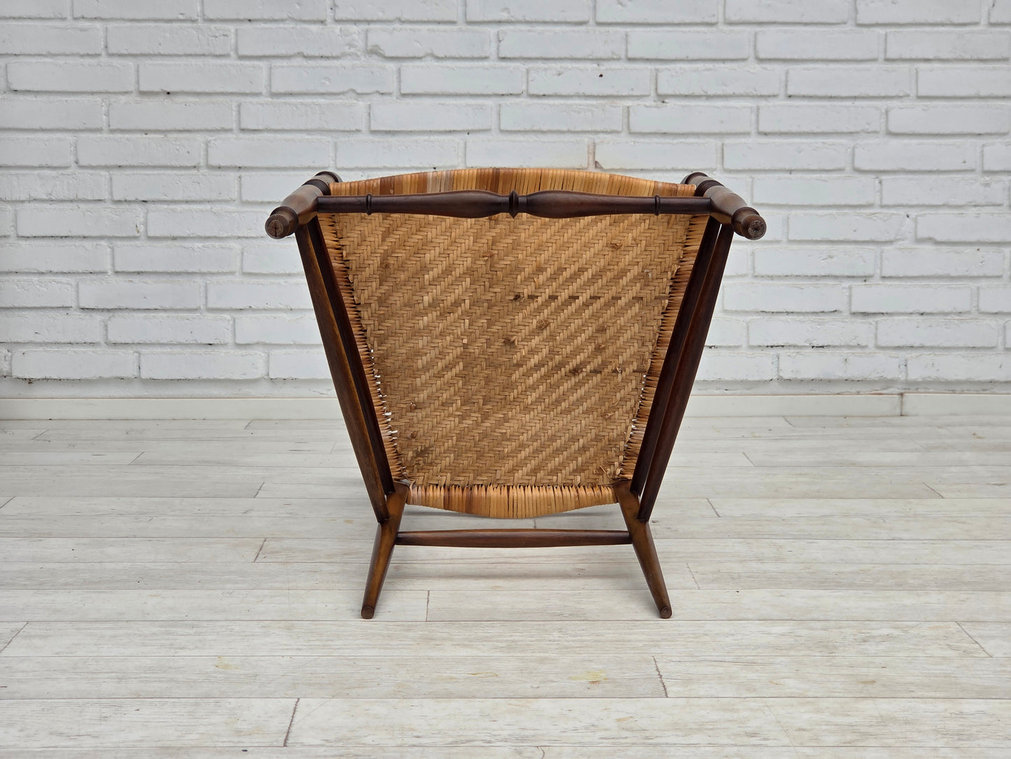 1970s, Italian design by Fratelli Levaggi, 2 armchairs, model "Campanino", cherry wood.