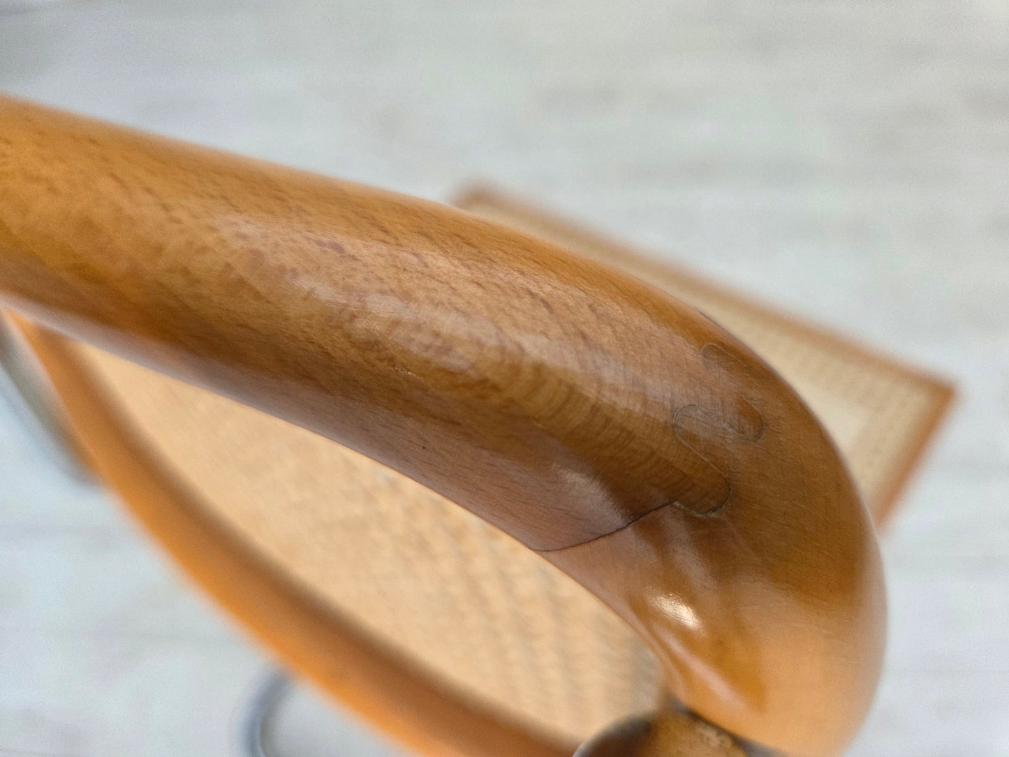 1970s, set of 4 Italian chairs in Bauhaus style, chrome steel, beech wood, furniture mesh.
