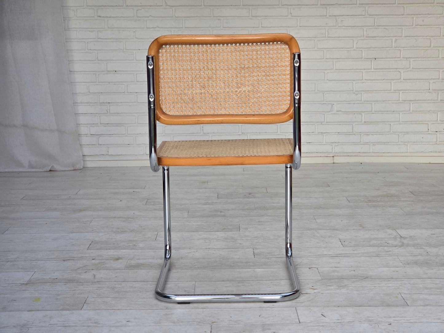 1970s, set of 4 Italian chairs in Bauhaus style, chrome steel, beech wood, furniture mesh.