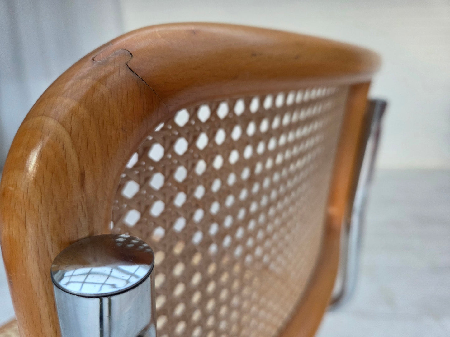 1970s, set of 4 Italian chairs in Bauhaus style, chrome steel, beech wood, furniture mesh.